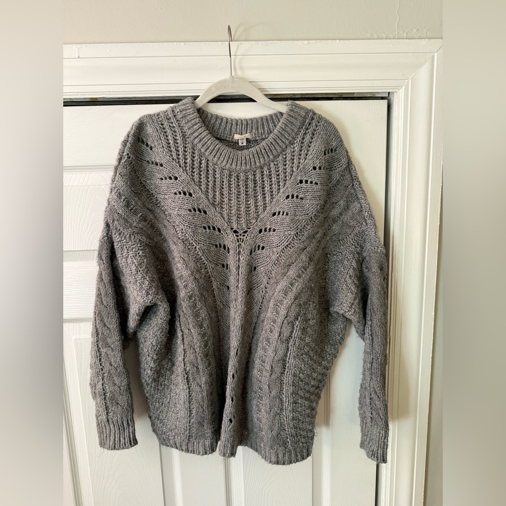 Ecoté Gray Cable Knit Sweater